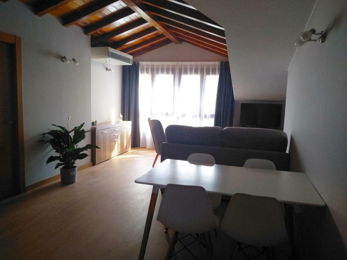 Apartamentos Prestin Onís Exteriör bild