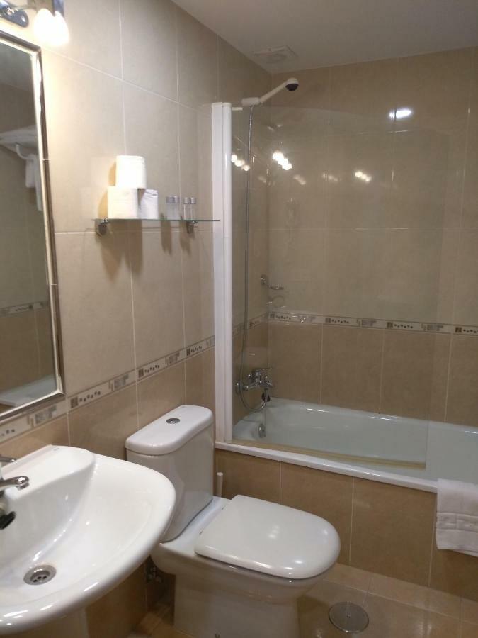 Apartamentos Prestin Onís Exteriör bild